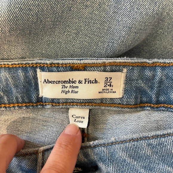 NWT! Abercrombie & Fitch Curve Love high rise Mom jeans 37/24 - Picture 7 of 9